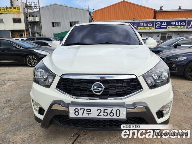 KGM Korando Sports интерьер