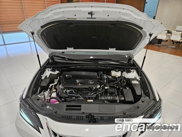 LEXUS ES300H 2026 — 6 198 км, белый-перламутр, Корея — под ключ — фото 6