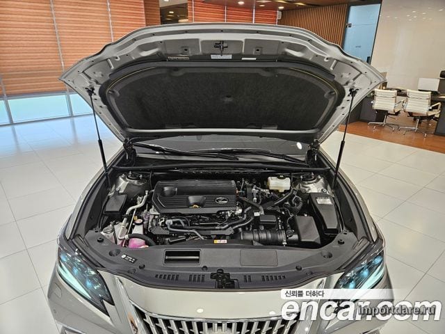 LEXUS ES300H 2026 — 14 731 км, серебристо-серый, Корея — под ключ — фото 6