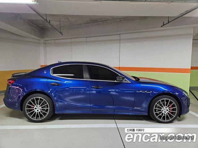 MASERATI GHIBLI 2018 — 58 500 км, синий, Корея — под ключ — фото 1