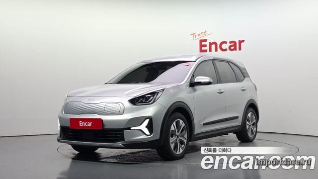 KIA NIRO PLUS 2023 — 32 302 км, серебристый, Корея — под ключ — фото 1