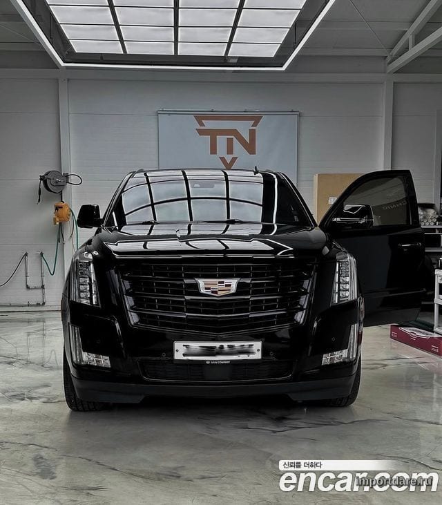 CADILLAC ESCALADE 2015 — 51 300 км, чёрный, Корея — под ключ — фото 1