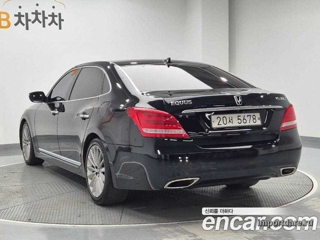 Hyundai Equus сбоку