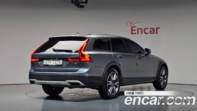 VOLVO V90 CROSS COUNTRY 2019 — 65 251 км, серебристо-серый, Корея — под ключ — фото 1