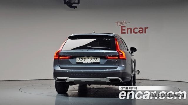 VOLVO V90 CROSS COUNTRY 2019 — 65 251 км, серебристо-серый, Корея — под ключ — фото 4