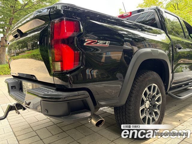 Chevrolet Colorado сбоку