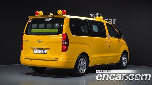 Hyundai Grand Starex сбоку