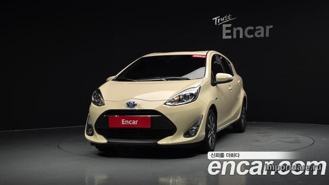 TOYOTA PRIUS C 2019 — 57 228 км, белый-перламутр, Корея — под ключ — фото 3