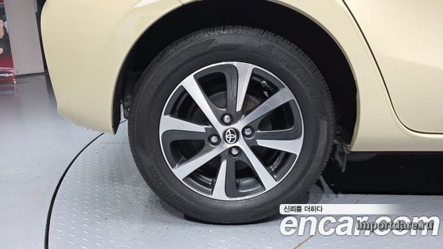TOYOTA PRIUS C 2019 — 57 228 км, белый-перламутр, Корея — под ключ — фото 5
