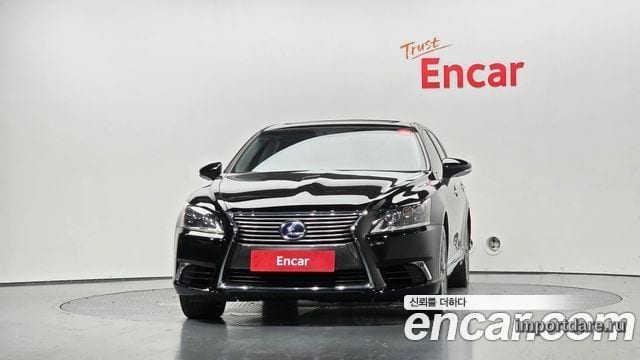 Lexus LS600HL интерьер