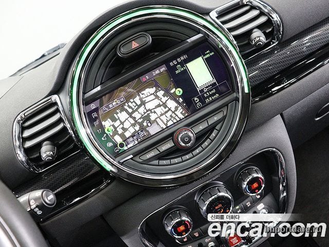 MINI COOPER CLUBMAN 2020 — 22 621 км, тёмно-зелёный, Корея — под ключ — фото 7