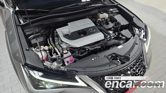 LEXUS UX250H 2024 — 39 755 км, серебристо-серый, Корея — под ключ — фото 6