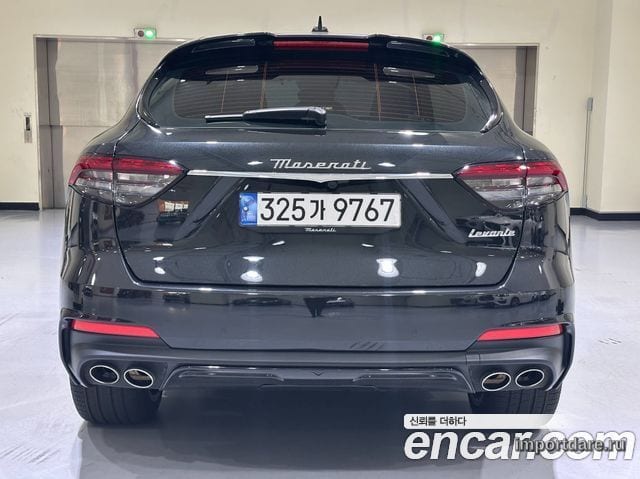 MASERATI LEVANTE 2023 — 12 800 км, чёрный, Корея — под ключ — фото 4