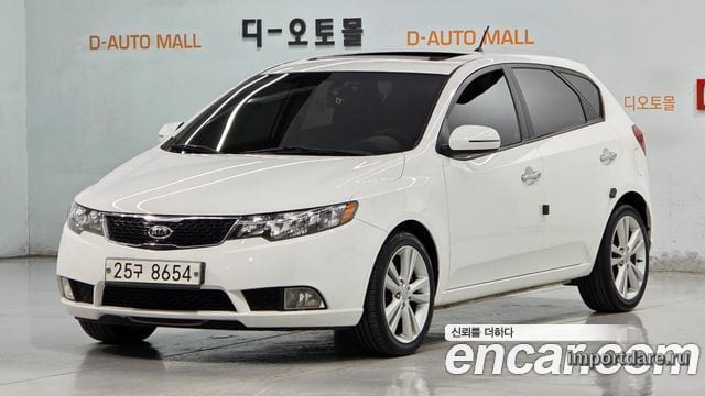 KIA FORTE HATCHBACK 2011 — 159 979 км, белый, Корея — под ключ — фото 3