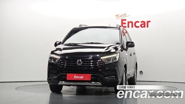 KGM Korando Turismo интерьер