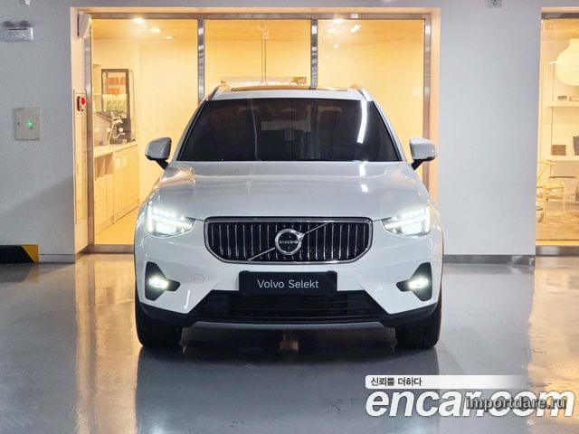 Volvo XC40 интерьер