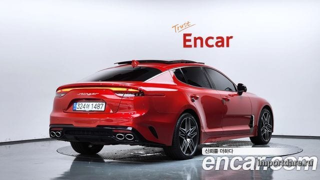 Kia Stinger Meister сбоку