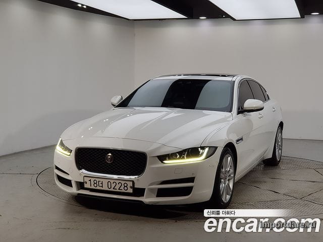 JAGUAR XE 2016 — 110 000 км, белый, Корея — под ключ — фото 2