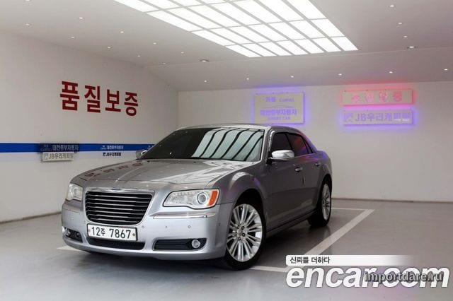 CHRYSLER 300C 2011 — 220 000 км, серебристый, Корея — под ключ — фото 1