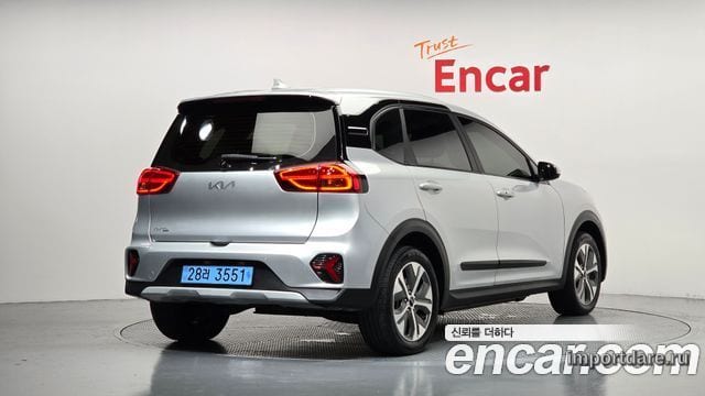 KIA NIRO PLUS 2023 — 115 339 км, серебристый, Корея — под ключ — фото 2