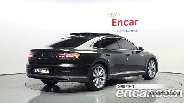 Volkswagen Arteon сбоку
