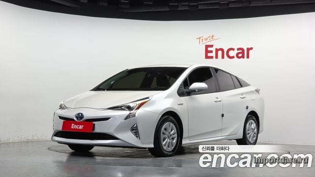 TOYOTA PRIUS 2017 — 50 505 км, белый, Корея — под ключ — фото 1