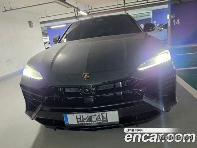 Lamborghini Urus интерьер