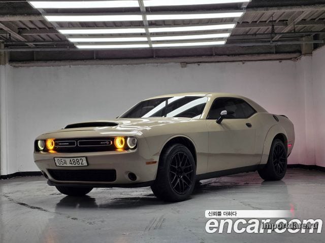 DODGE CHALLENGER 2018 — 145 850 км, белый-перламутр, Корея — под ключ — фото 1
