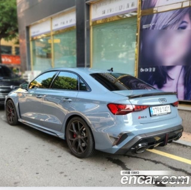 Audi RS3 сбоку
