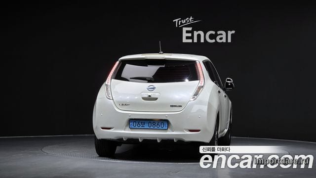 NISSAN LEAF 2015 — 171 160 км, белый, Корея — под ключ — фото 4
