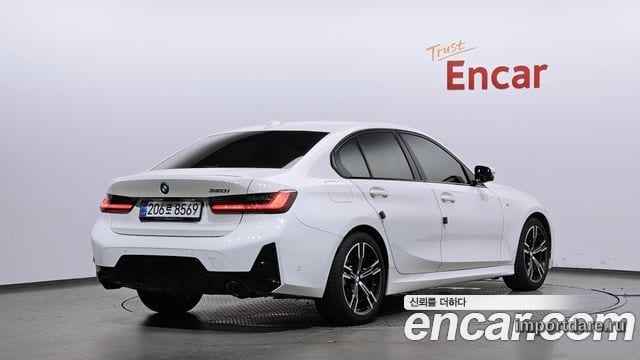 BMW 3 Series сбоку