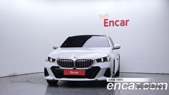 BMW 5 Series интерьер