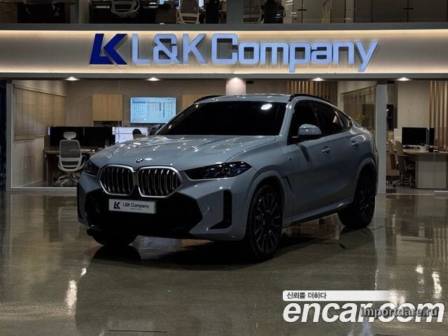 BMW X6 сбоку
