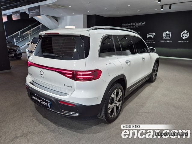 Mercedes-Benz Eqb сбоку