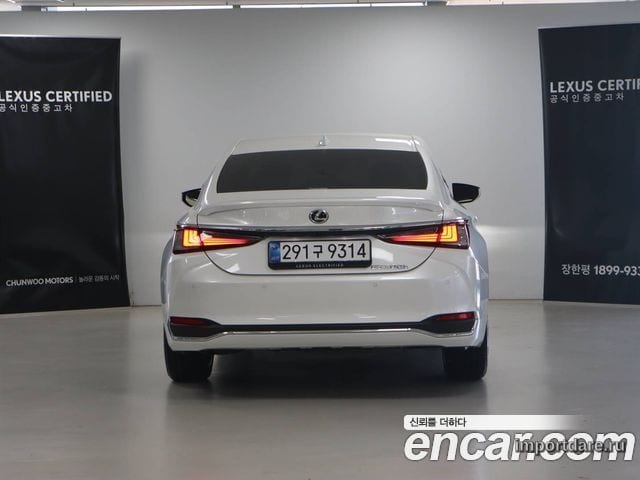Lexus ES300H интерьер