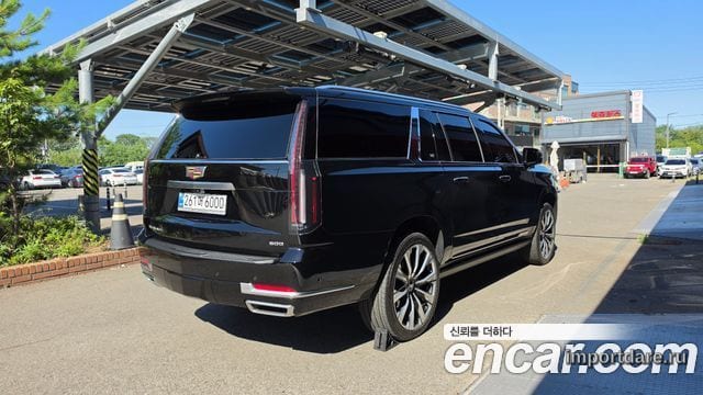 Cadillac Escalade сбоку