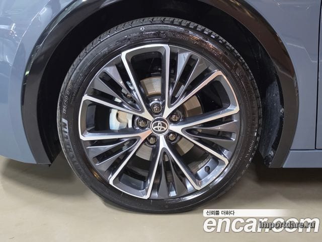 TOYOTA PRIUS 2026 — 4 352 км, серый, Корея — под ключ — фото 5