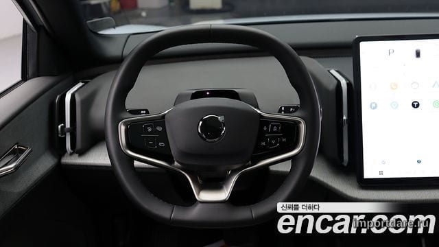 VOLVO EX30 CROSS 2026 — 4 620 км, светло-серебристый, Корея — под ключ — фото 5