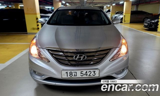 HYUNDAI SONATA 2011 — 228 431 км, серебристо-серый, Корея — под ключ — фото 1