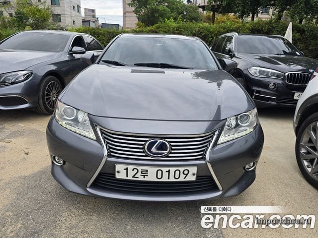 LEXUS ES300H 2014 — 141 544 км, серебристый, Корея — под ключ — фото 1