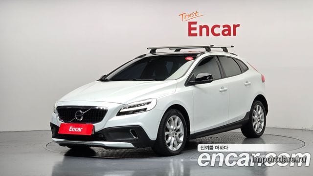 VOLVO V40 CROSS COUNTRY 2018 — 76 009 км, белый, Корея — под ключ — фото 1