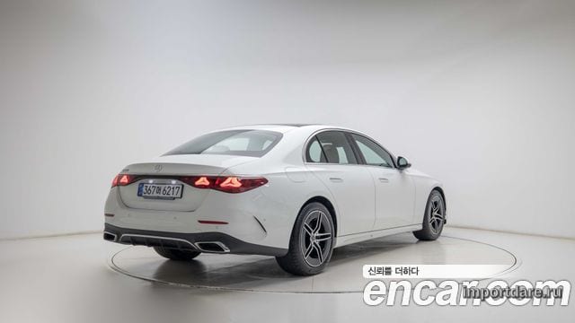 Mercedes-Benz E-Class сбоку