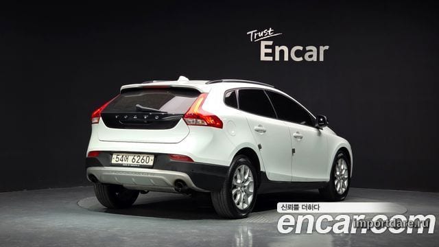 VOLVO V40 CROSS COUNTRY 2017 — 119 442 км, белый, Корея — под ключ — фото 2