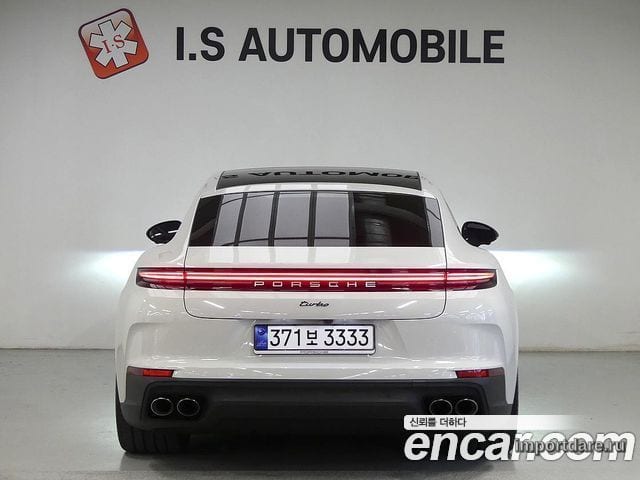 Porsche Panamera сзади