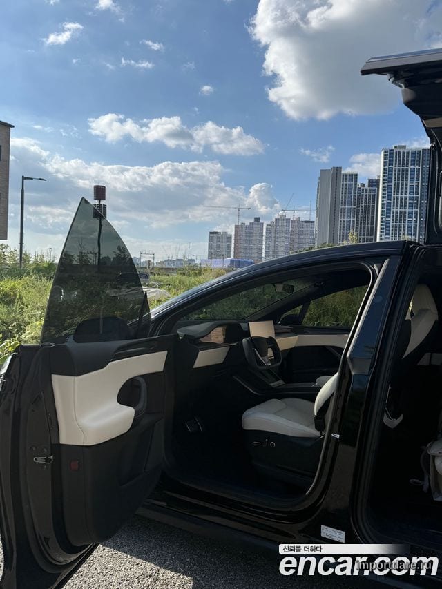 Tesla Model X интерьер