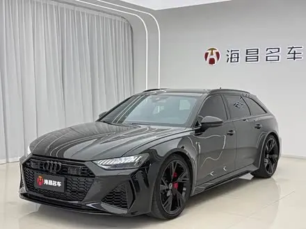AUDI RS 6 2021