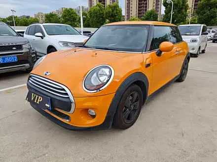MINI ONE 2014