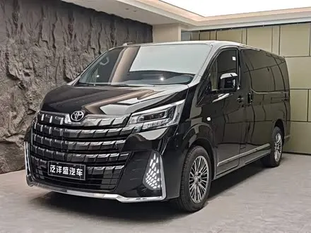 TOYOTA HIACE 2025