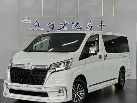 TOYOTA HIACE 2024