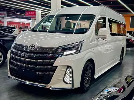 TOYOTA HIACE 2021
